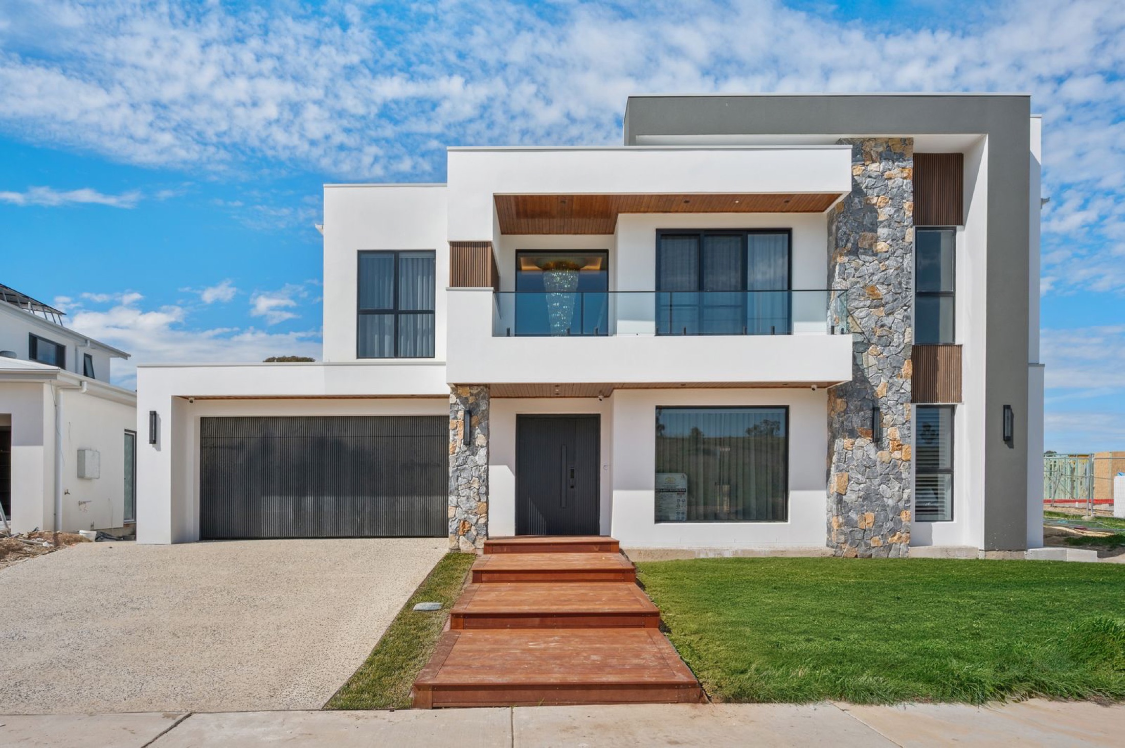 Pattie Menzies Way, Jacka project exterior